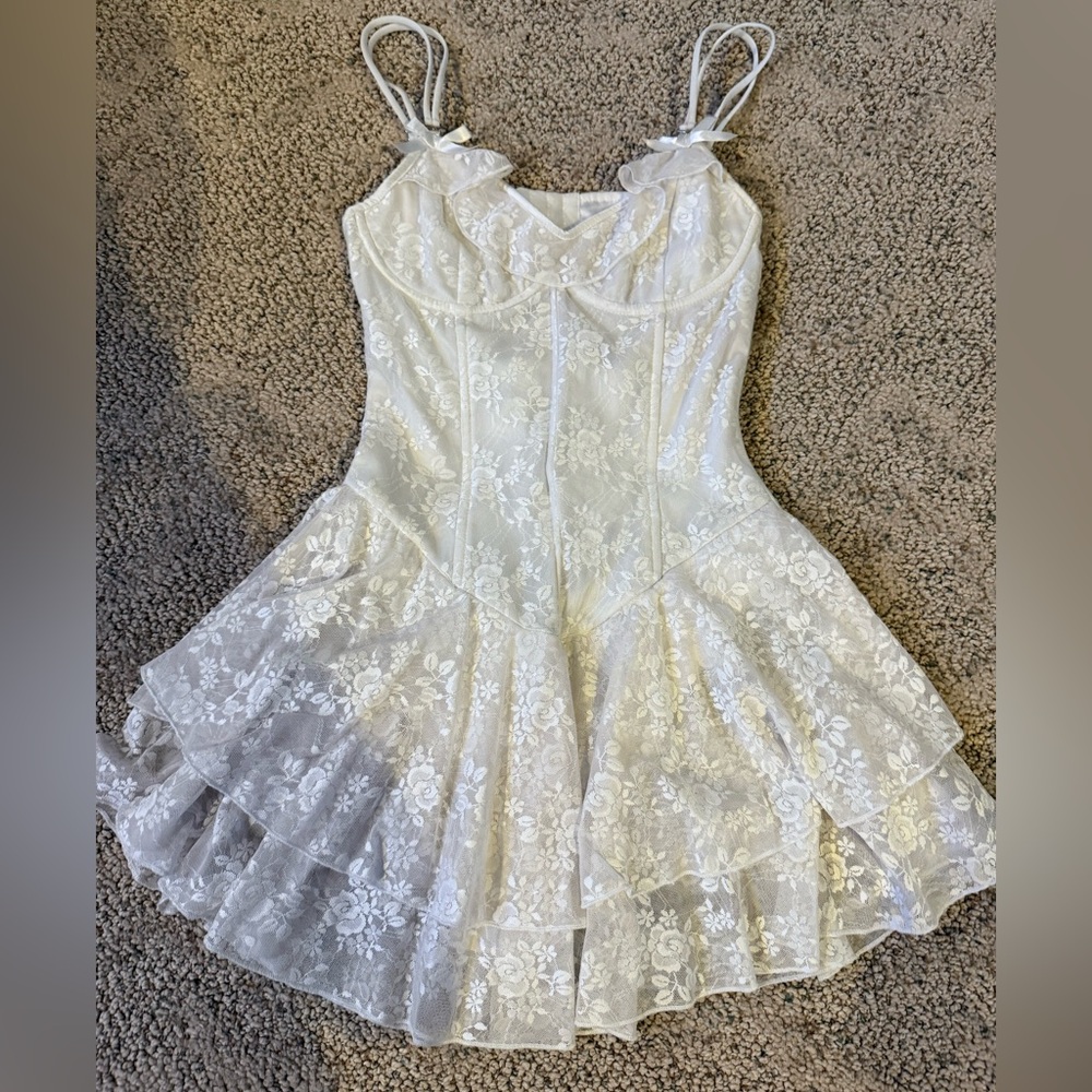 Elegant White Lace Mini Dress